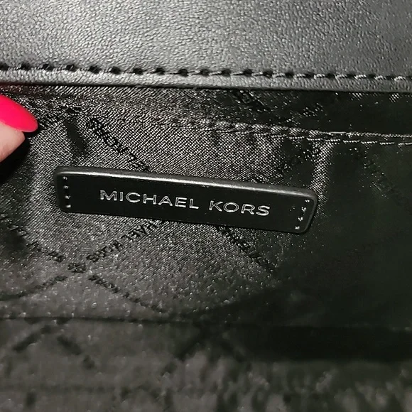 Michael Kors Whitney Shoulder/Crossbody - Picture 4 of 9